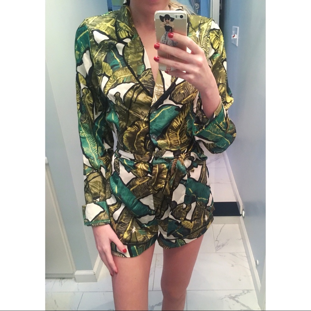 LAVISH ALICE Silky Banana Leaf Romper